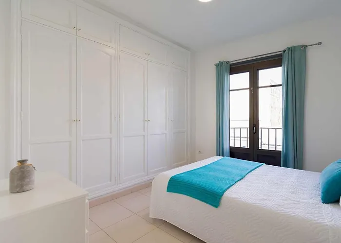 Mahostly Comillas Pb * 阿雷西费