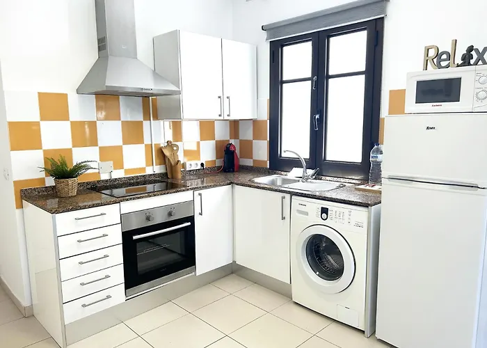 Mahostly Comillas Pb 公寓 *